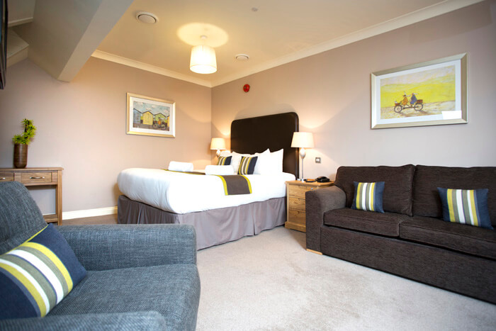 Breckland Lodge – Attleborough – Superior Family Triple Room – Space